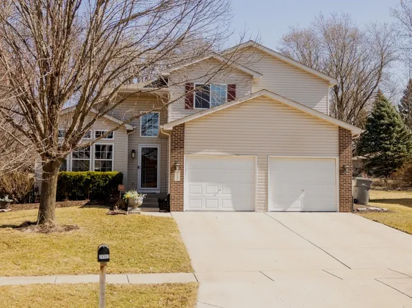 24502 Lakewoods Ln, Shorewood, IL 60404