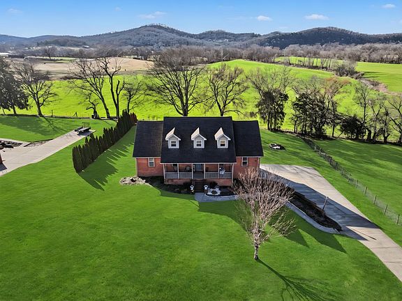 3rd image of 48 Fox Run Ln