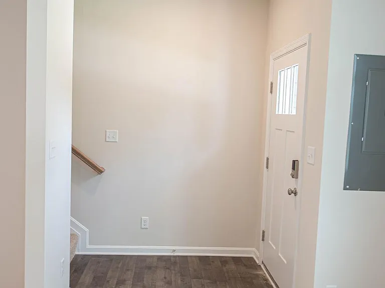 130 Willowtree Ln — Photo 11