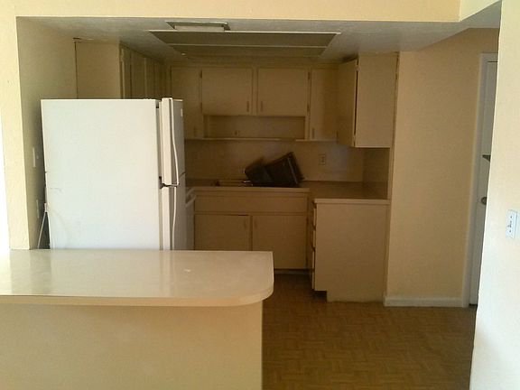 3rd image of 722 Polk St