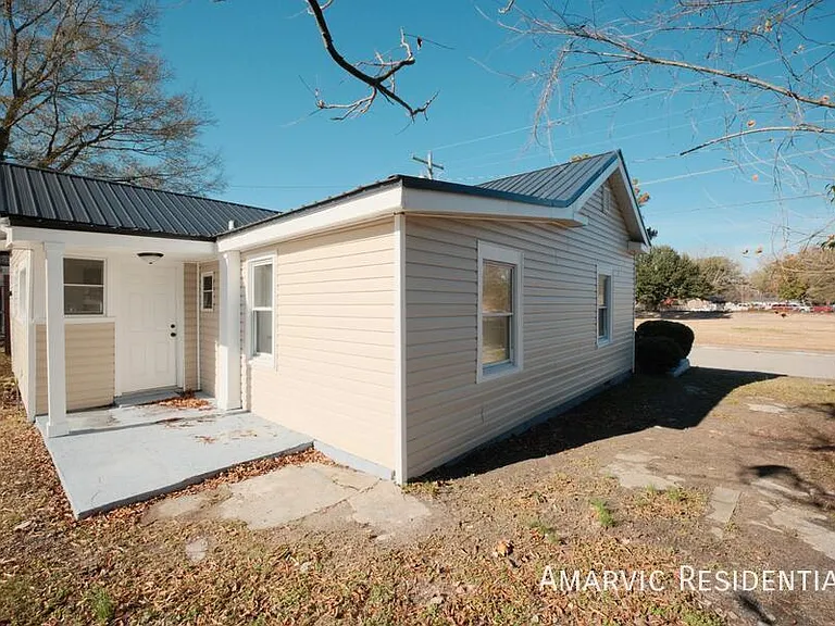 4313 Wallace St — Photo 9