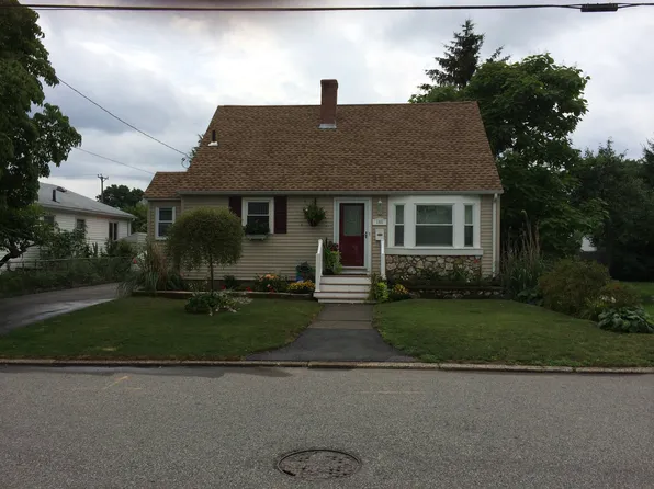185 Evergreen St, Pawtucket, RI 02861