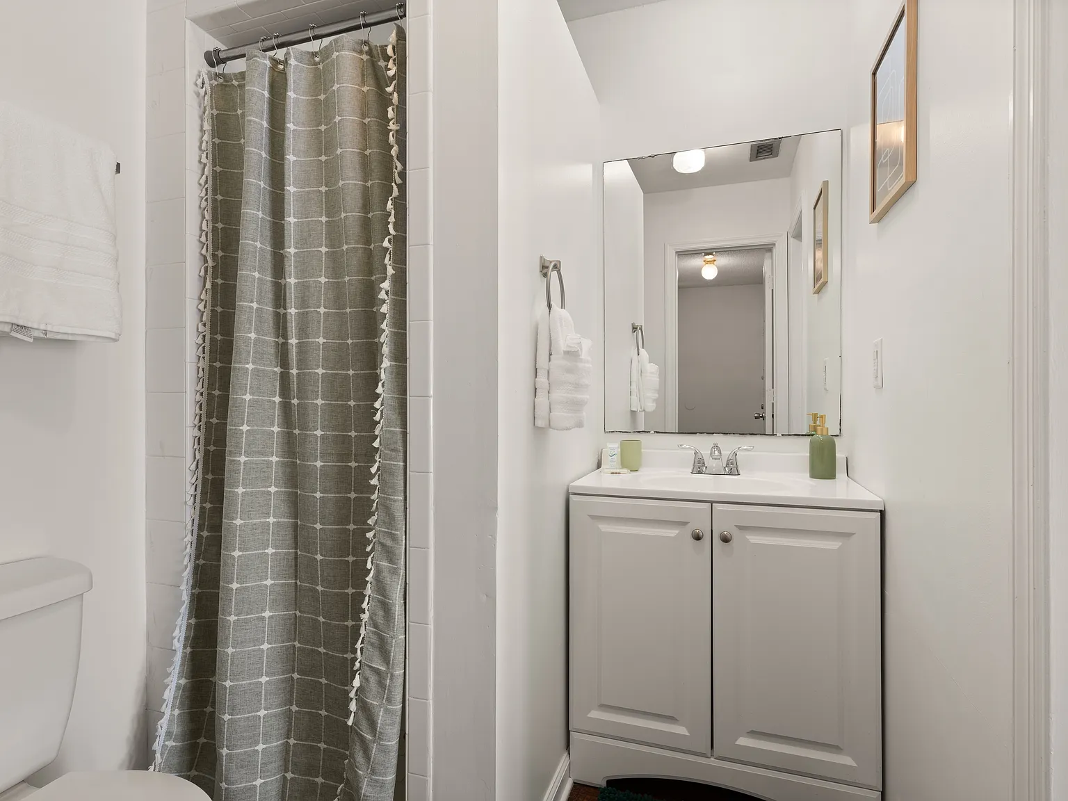 2 bedroom townhouse - Fully Furnished — Photo 4