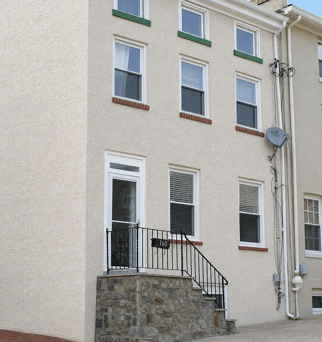 3 bed, 2.5 bath, 1440 sqft, $2,800 — Photo 1