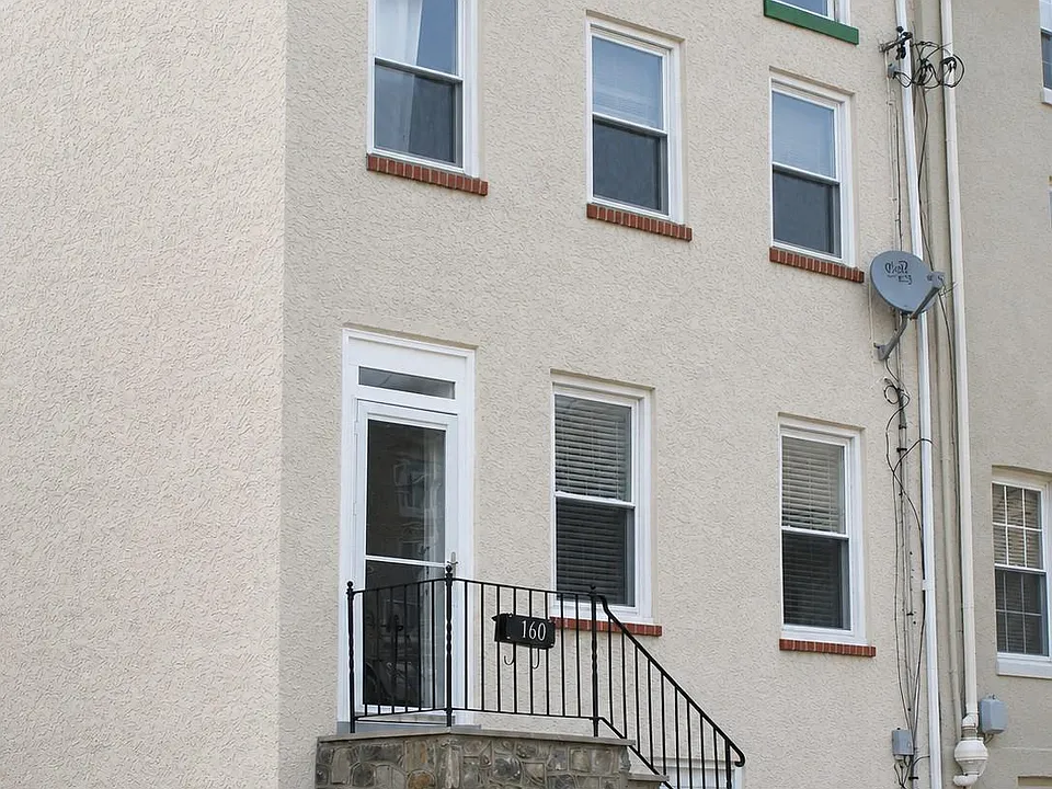 160 Levering St