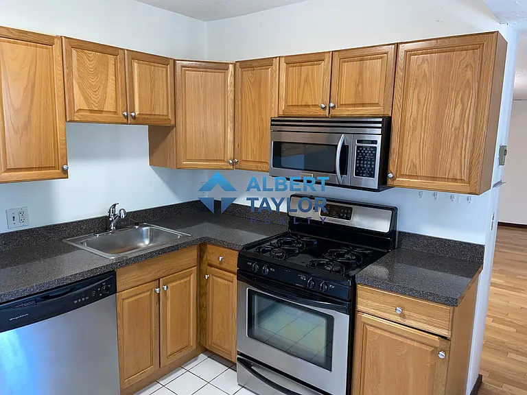 89 Sheridan St #1 — Photo 16