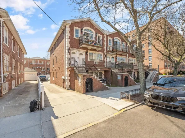 57 Bay 31st Street 3A image 2 of 18