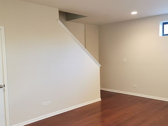 5th image of 2518 S Throop St #B
