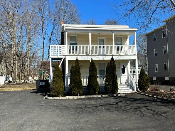 95 Pacific St #1R, Rockland, MA 02370