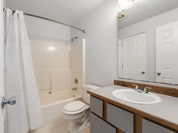 3rd image of 127 Willow Ave #2