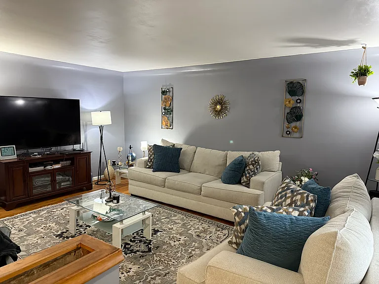8565 Potomac Ave — Photo 38