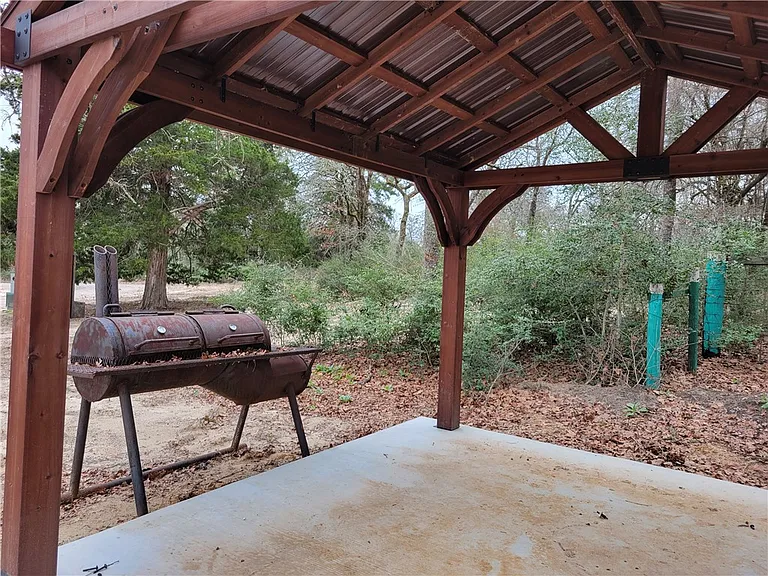 8601 Oakridge Dr #D — Photo 10