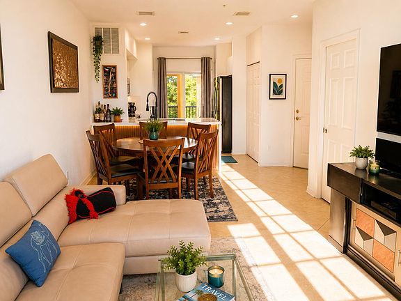 5th image of 111 NW 2ND Avenue #10