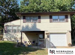 5906 N 69th St, Omaha, NE 68104