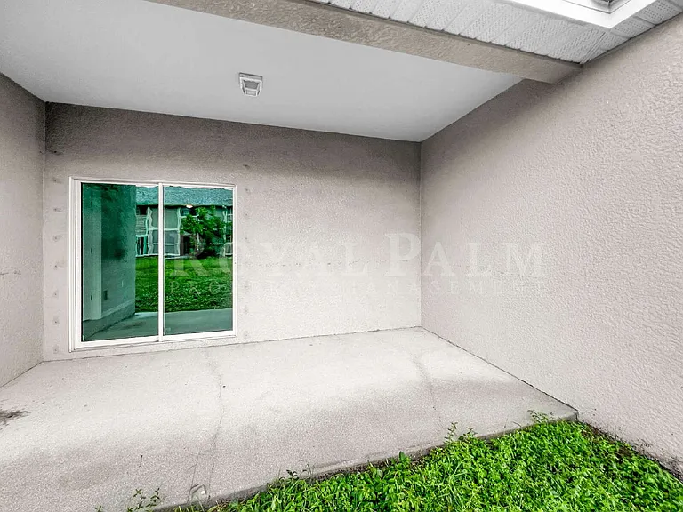 1322 Trafalgar Pkwy — Photo 32