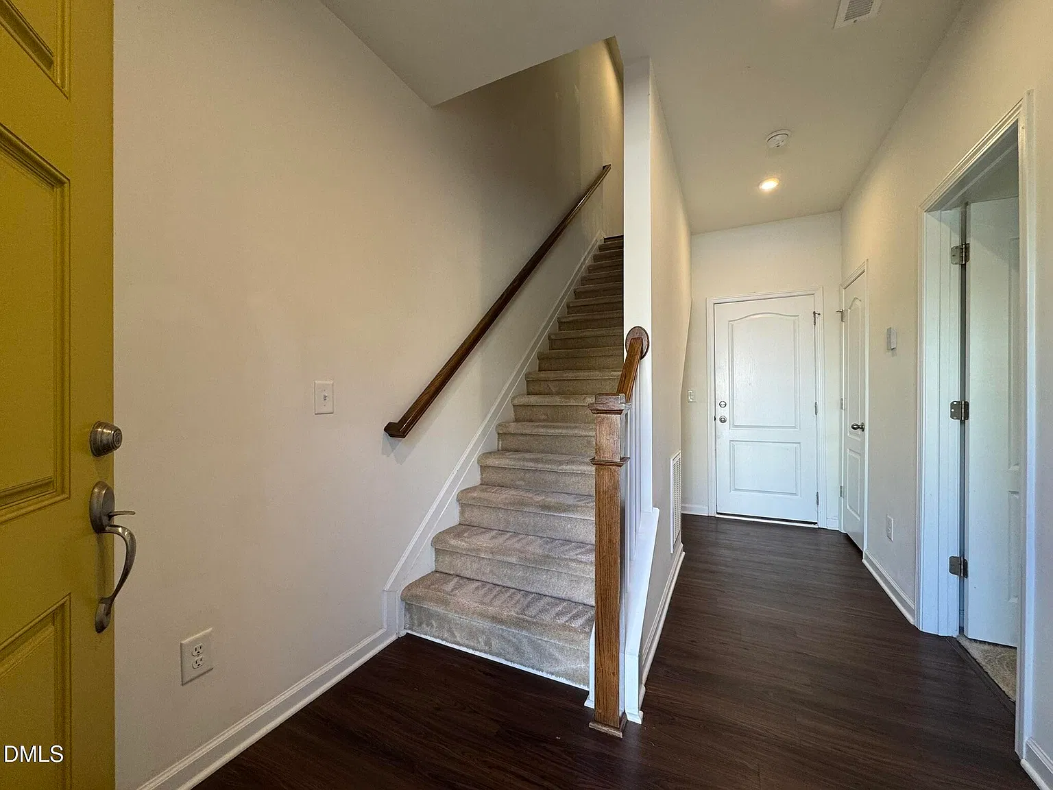 4 bed, 3.5 bath, 2100 sqft, $2,250 — Photo 3