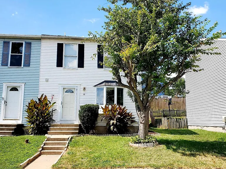 16 Craftsman Ct — Photo 2
