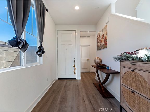 3rd image of 364 Castaic Way