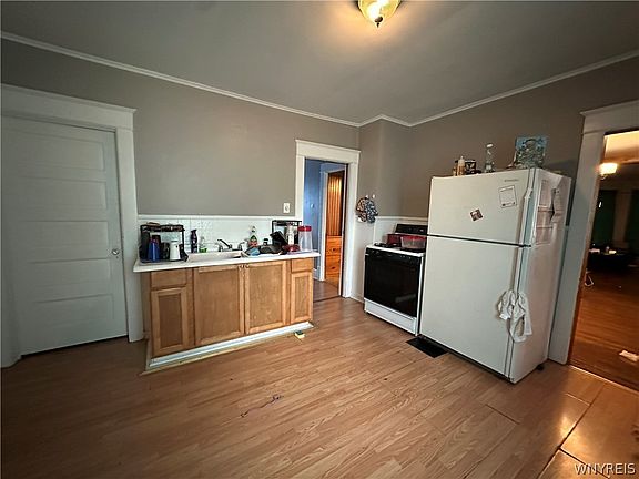 5th image of 86 Edson St