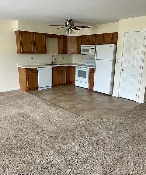 75 Rockey Ln #4 — Photo 5