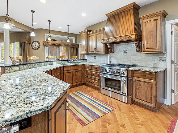 5th image of 3913 Sunnycroft Pl