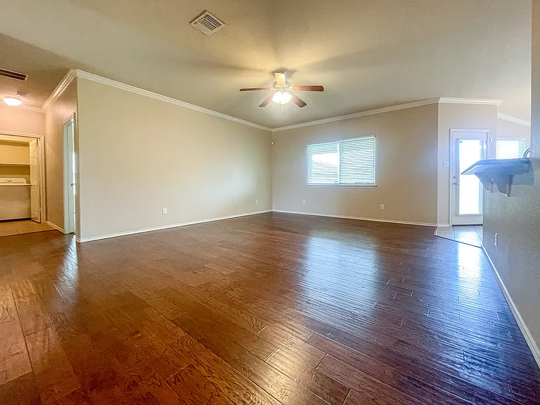 6617 Cascade Dr — Photo 3