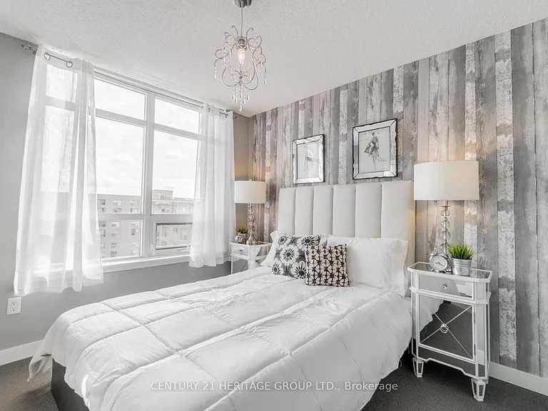 621 Lansdowne Ave #812 — Photo 4