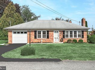 29 E Crestlyn Dr, York, PA 17402
