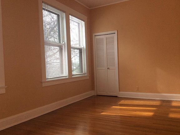 5th image of 2344 Ashland Ave #1