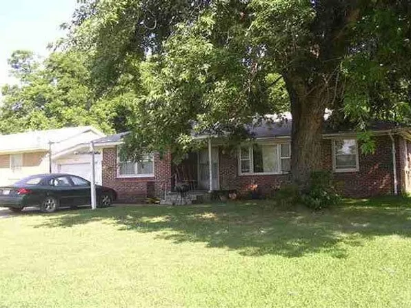 405 N Kelker St, Holdenville, OK 74848