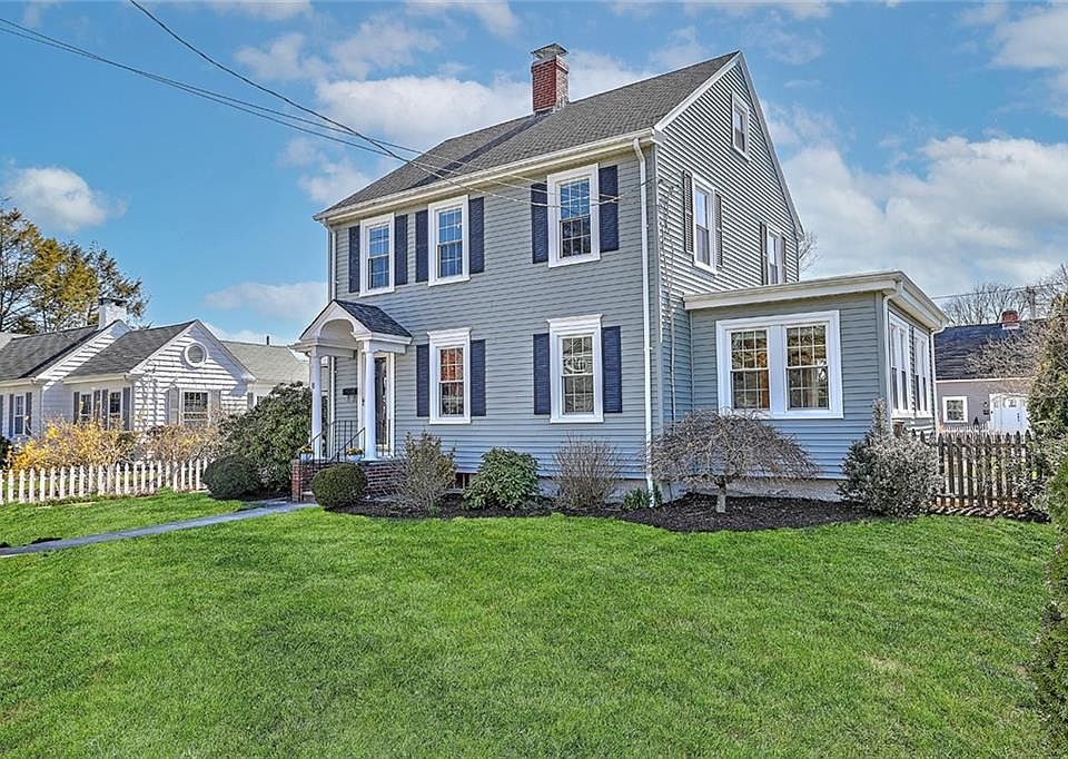 1st image of 8 Weeden Ave E