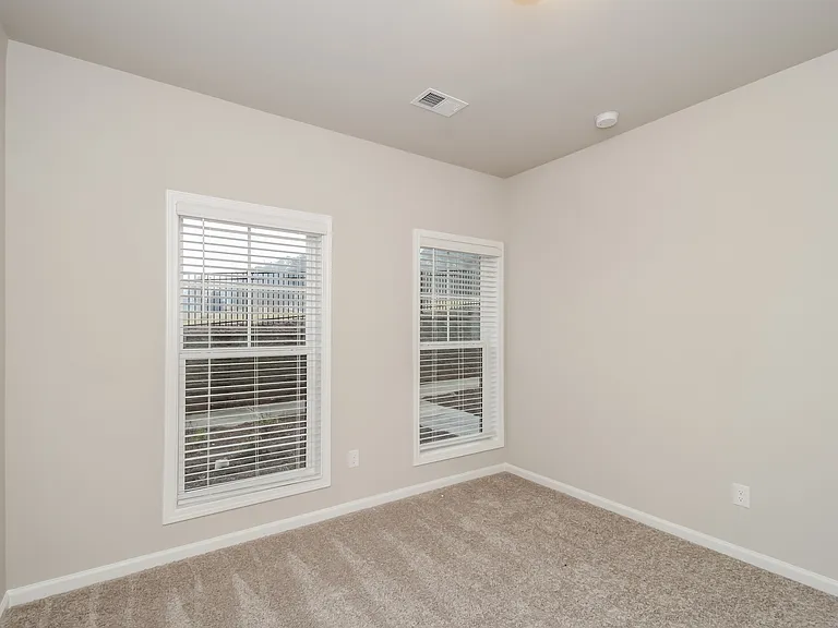 807 Calvin Park Dr — Photo 10