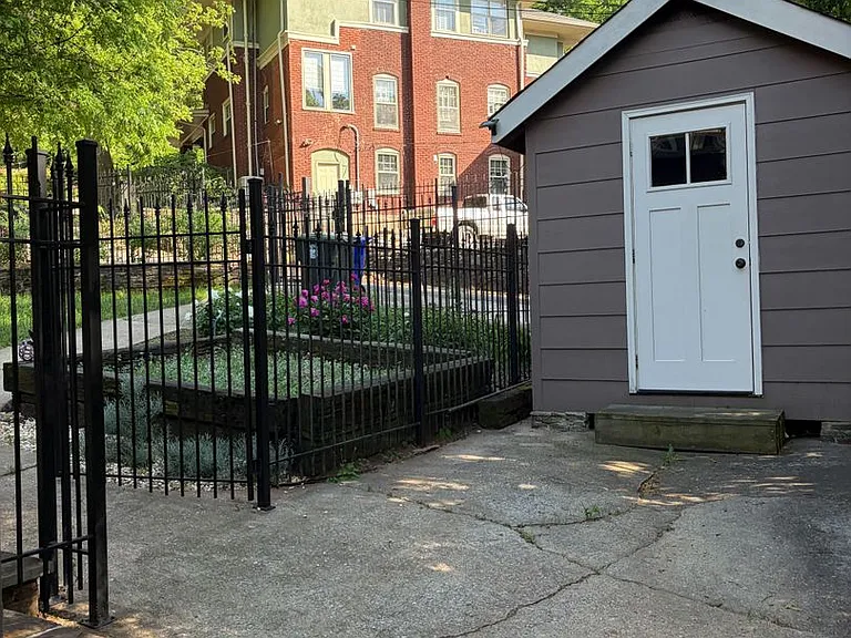 2717 Caldwell Ave S — Photo 39