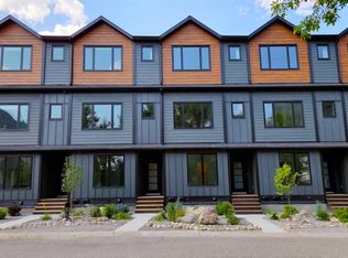 2102 E 131st St #3, Blairmore, AB T0K0E0