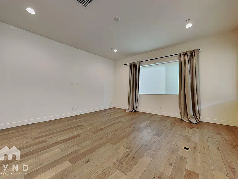 6807 E Orion Dr — Photo 2