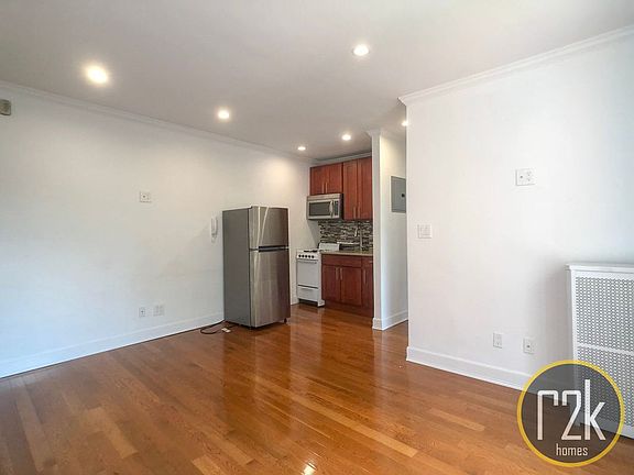 3rd image of 2079 31st St APT C1