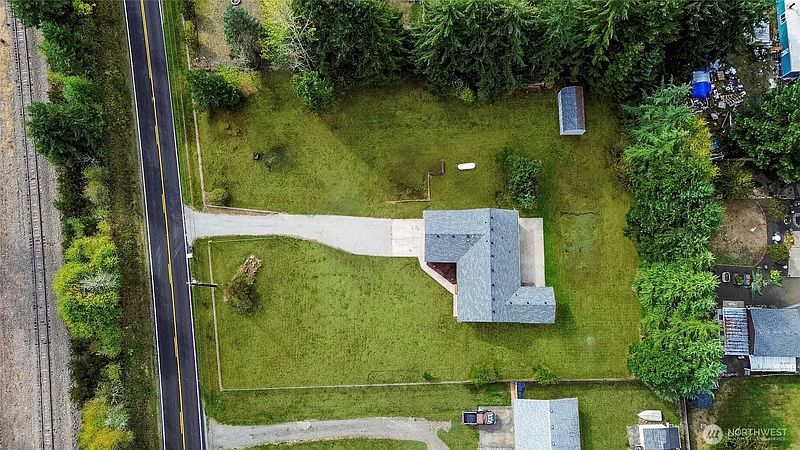2nd image of 4520 OFFUT LAKE Road SE
