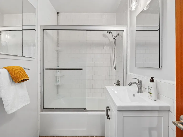 7103 Earldom Ave — Photo 3