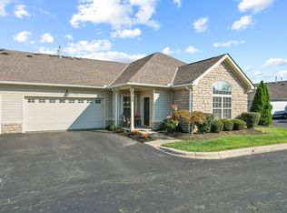 928 Villas Dr, Pataskala, OH 43062