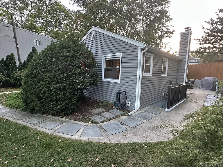 23 West Dr — Photo 12