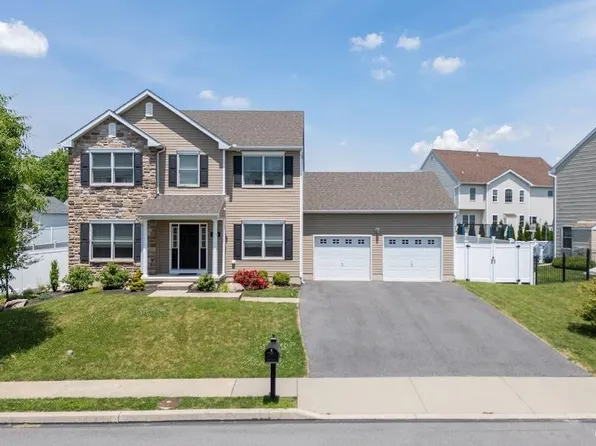 2728 Monacacy Rd, Nazareth, PA 18064