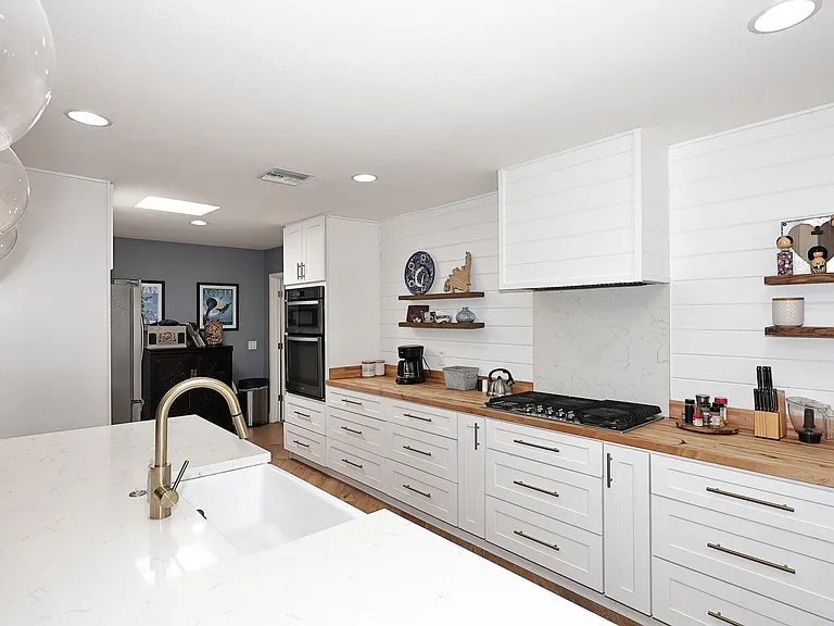 3413 N 16th Dr — Photo 30