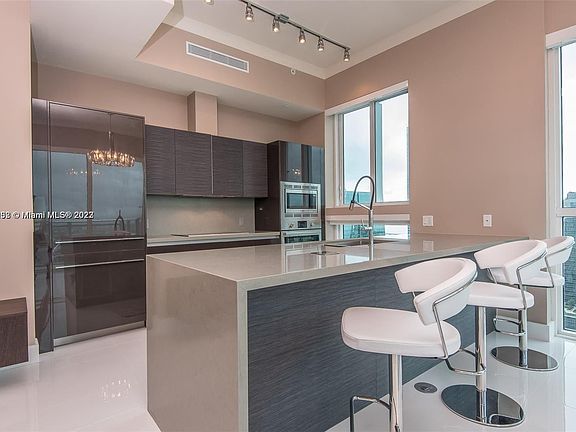 4th image of 1080 Brickell Ave Unit 4201