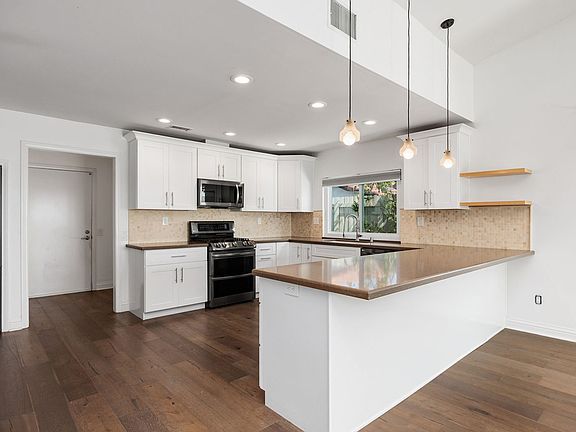 5th image of 3607 Laredo St