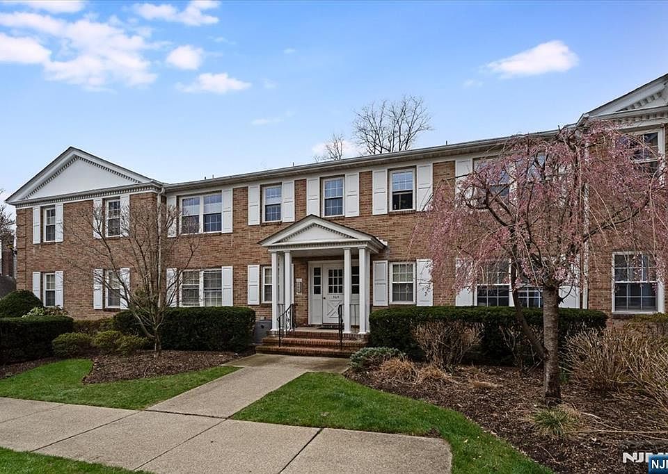 1st image of 364 E Ridgewood Ave APT 6
