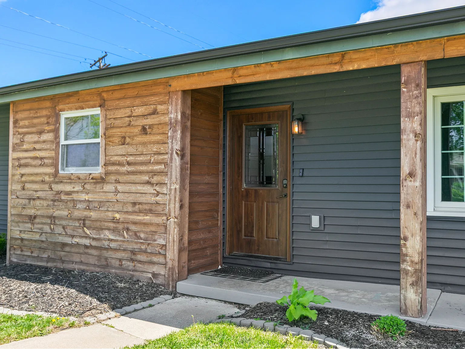 4 bed, 3182 sqft, $3,200 — Photo 3