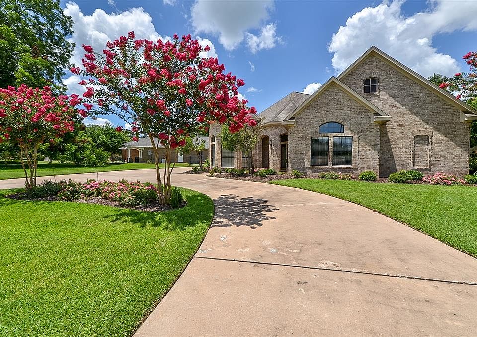 1st image of 33018 Weatherby Ct
