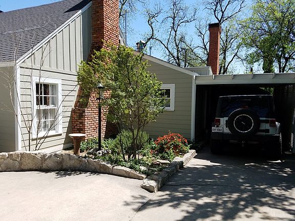 2nd image of 1115 Live Oak St