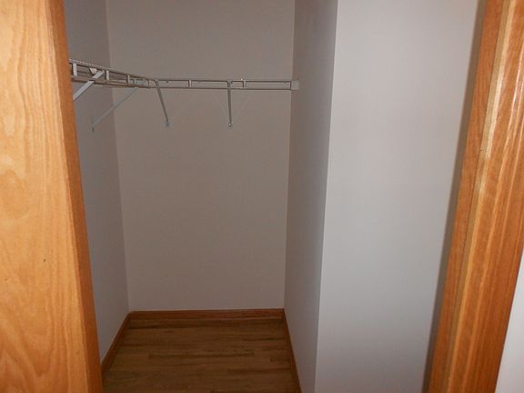 4th image of 974 W Cuyler Ave APT 3