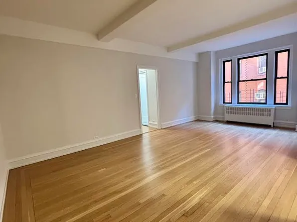 225 W 106th St APT 4J, New York, NY 10025